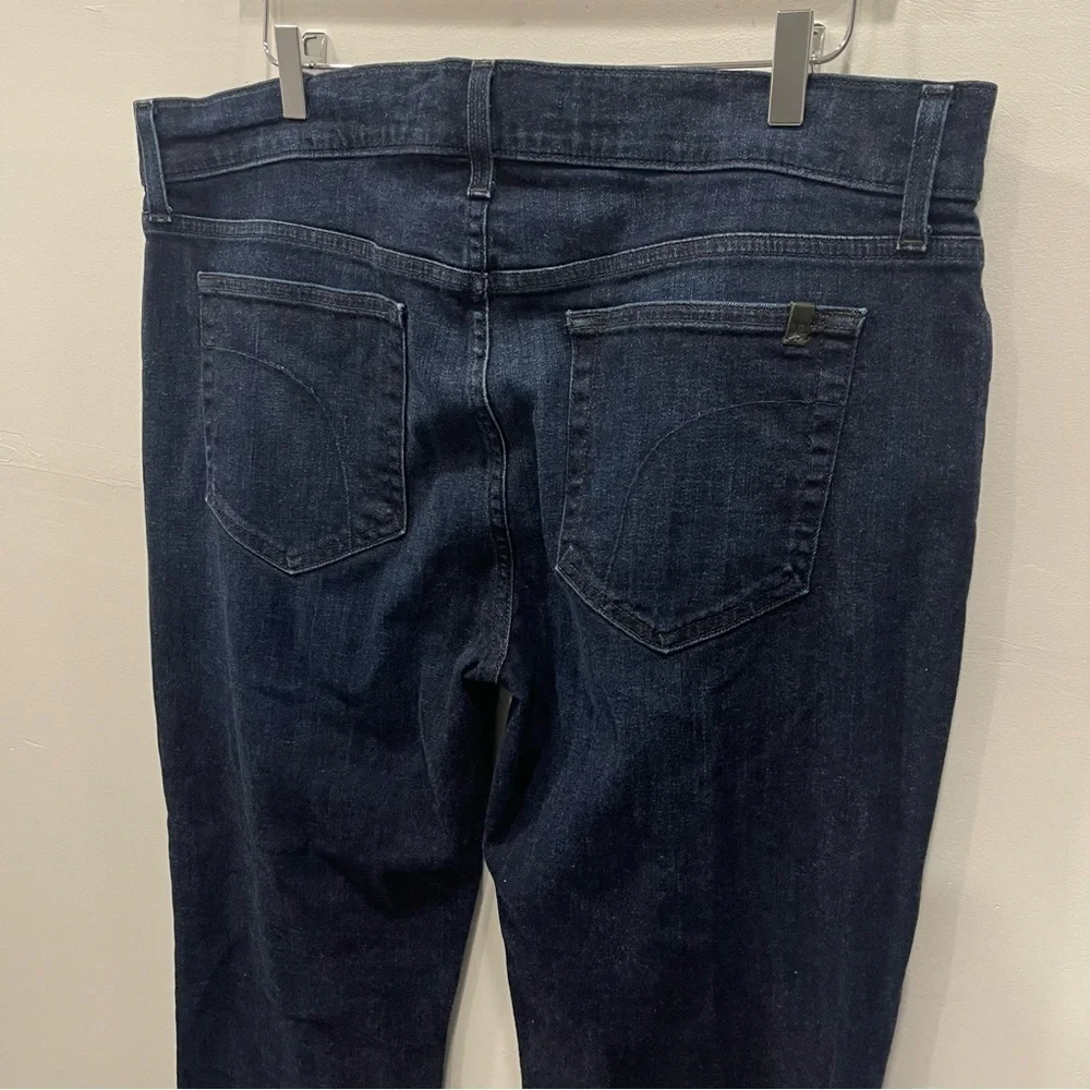 Joe’s The Classic Straight Leg Jeans in Bethea Dark Wash Size 38